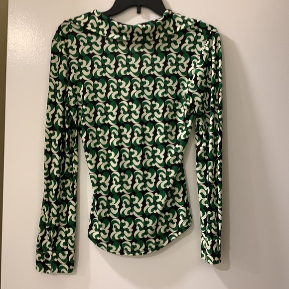 Brand New! Zara top size XS - Picture 5 of 7